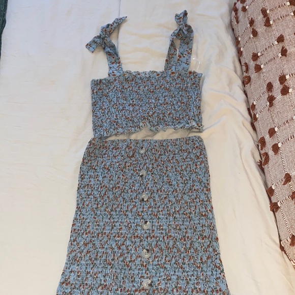 SOLD: Crop and skirt set - Picture 1 of 4